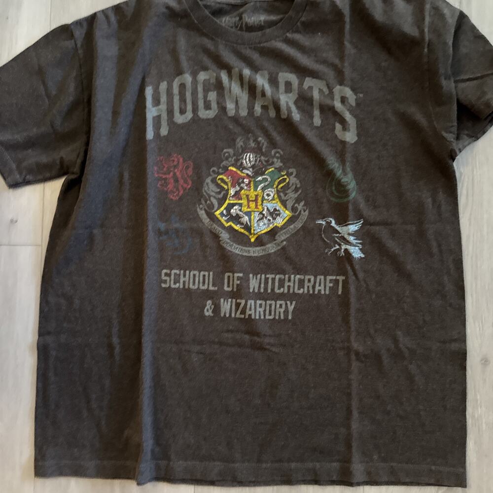 Harry Potter Shirt Men's Xl Hogwarts Gray Graphic Tee